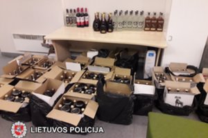Alkoholio kontrabanda Lietuvoje šovė į aukštumas – per metus paaugo beveik 6 kartus