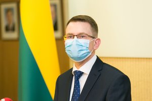 Lietuvoje atnaujinama vakcinacija „AstraZeneca“: skiepysis visi šalies vadovai, žmonės galės patys rinktis gamintoją