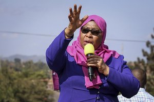 S. Suluhu Hassan tapo pirmąja moterimi, užėmusia Tanzanijos prezidento postą