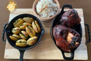 Kaip kepti karką, kad odelė būtų traški, o mėsa kristų nuo kaulų