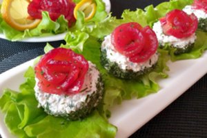 Užkandėlės su lašiša tiks ir kasdienai, ir švenčių stalui