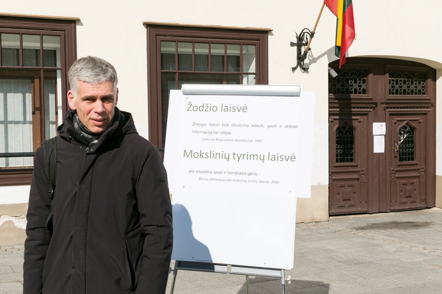  Vilniuje surengta palaikymo akcija iš Genocido centro atleistai M. Jurkutei.<br> T.Bauro nuotr.