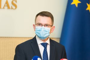 A. Dulkys – apie užsigulėjusių vakcinų likimą, skiepus abiturientams ir pasitikėjimo „AstraZeneca“ gaivinimą