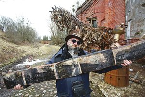 Ko nesunaikino gaisrai – priglaudė medinį Kauno paveldą savitai saugantis menininkas 