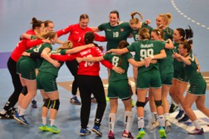 Kelalapio į pasaulio čempionatą siekianti Lietuvos moterų rankinio rinktinė iškovojo dramatišką pergalę