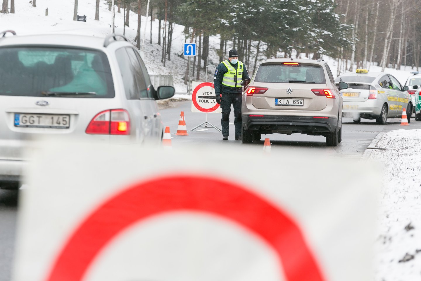  Vilniaus policijos tinkle per reidą šeštadienio rytą suspurdo 8 neblaivūs kelių ereliai. Iš viso buvo patikrinti kelli šimtai vairuotojų. <br> T.Bauro nuotr.