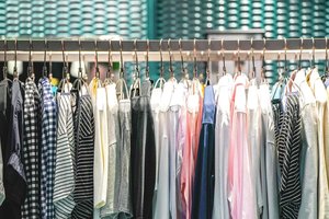 Lenkų siuvėjai vis mausto klientus – melagingai nurodoma net kas antro drabužio sudėtis