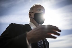 J. Bidenas sako esąs „nusivylęs“ Turkijos sprendimu pasitraukti iš Stambulo konvencijos 