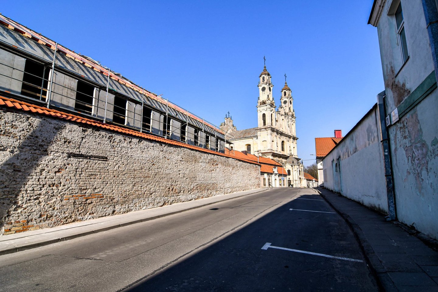 Vilniaus miesto savivaldybės administracija išdavė leidimą rekonstruoti Misionierių vienuolyno ansamblį, kurį sudaro misionierių vienuolynas ir Viešpaties Dangun Žengimo bažnyčia.<br>E.Čingos nuotr.