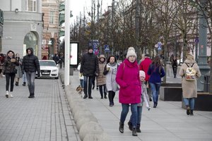 Pasipylė vyresnio amžiaus darbuotojų atleidimai – darbdaviai beda į jų pačių nusistatymą