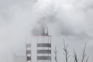 Vieną sako, kitą daro: po Paryžiaus klimato susitarimo Prancūzijos bankai iškastinio kuro pramonei paramą padidino