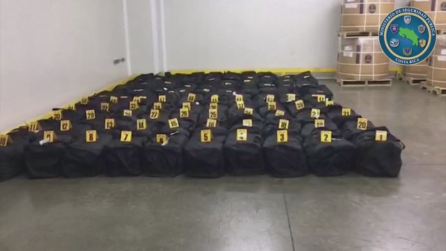 Kosta Rikos policija konfiskavo tris tonas kokaino: narkotikus gabeno į Europa