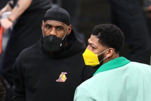 Lyderių traumos išmušė „Lakers“ iš vėžių: „Komanda buvo pastatyta ant šių krepšininkų“