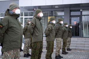 Prieš šventes – gera žinia šauktiniams: tie, kuriems nereikia karantinuotis, galės grįžti atostogų