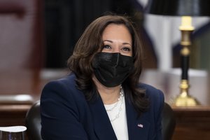 J. Bidenas pavedė H. Harris spręsti migrantų antplūdžio problemą