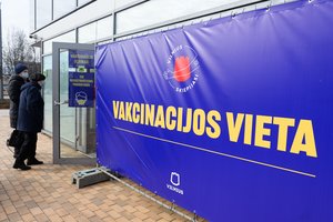 Atnaujinti skiepijimo prioritetai: įtraukti mokytojai, moksleiviai, merai