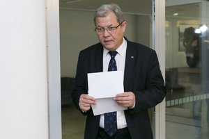 Seimo valdyba nusprendė siūlyti atleisti Genocido centro direktorių A. Jakubauską