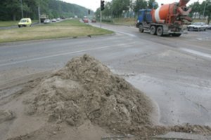 V. Valiukevičius: betonvežiai keliuose elgiasi itin įžūliai, dažnai lekia greičiau nei spec. tarnybos