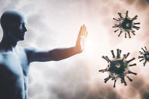 Ekspertai įspėja: norint įveikti pandemiją, vien vakcinų nepakaks