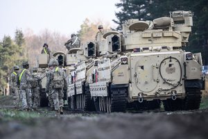 Hibridinėms grėsmėms atremti: nuo krizių valdymo sistemos iki didesnio JAV buvimo šalyje