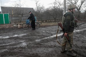 Rytų Ukrainoje žuvo keturi Kijevui ištikimi kariai