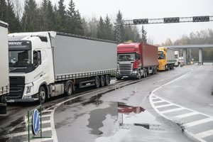 Pasienyje su Baltarusija vis dar įtemptoji padėtis – eilėse laukia per 2 tūkst. vilkikų