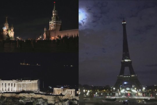 Pamatykite: minint Žemės valandą visoje Europoje užgęso šviesos