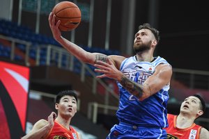 Donatas Motiejūnas prieš buvusį klubą kovojo pagirtinai, tačiau jo ekipa krito