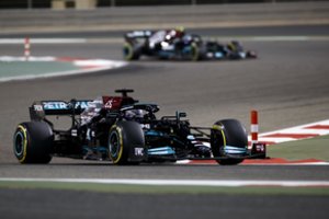 Pirmose „Formulės-1“ sezono lenktynėse – Lewiso Hamiltono išsaugota pirmoji vieta