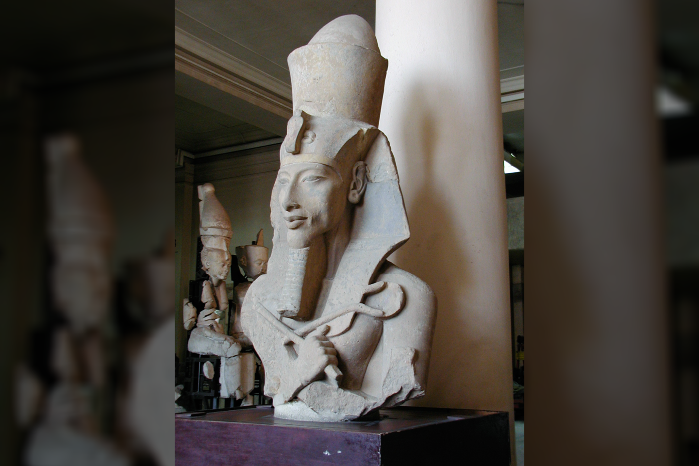  Echnatono skultūra Kairo muziejuje.<br> Wikimedia commons