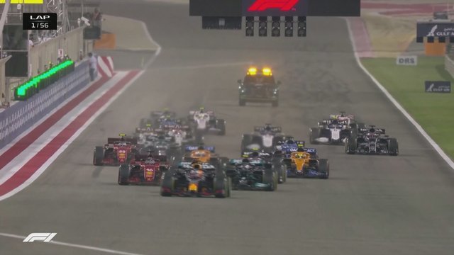 Bahreine startavo „F-1“ sezonas: triumfavo čempiono titulą ginantis L. Hamiltonas