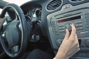 19 kartų teistas vyriškis vėl sėdo į teisiamųjų suolą: šįkart gerokai pasiautėjo degalinėje