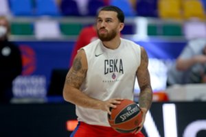 Nuo komandos nušalintas CSKA lyderis M. Jamesas emocijas išliejo socialiniame tinkle