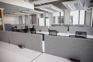 Daugiau nei 1000 banko darbuotojų po karantino įsikurs naujame biure – kurdami laikėsi tvarumo