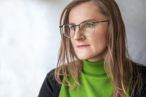 Geležinė valia: medikų nurašytai pacientei pergalės ženklu tapo raudona skrybėlė