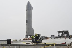 „SpaceX“ erdvėlaivio „Starship“ prototipas per bandomąjį skrydį vėl sprogo