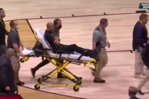 Prieš lietuvio akis – šiurpus vaizdas: aikštėje nualpo rungtynių teisėjas