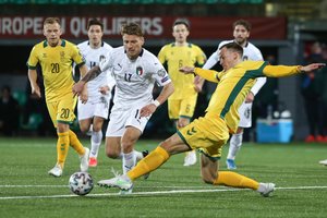 Lietuvos futbolininkai stebuklo nesukūrė: neįveikė keturiskart pasaulio čempionų italų
