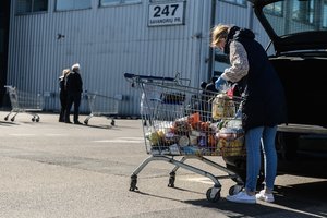 Karantinas paveikė net Velykų stalą ir apsipirkimo įpročius: prekybininkai sako, jog to anksčiau nėra buvę