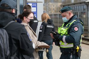 Policija šventinį savaitgalį tikrins ir keliaujančius traukiniais: parodė, kaip tai vyks