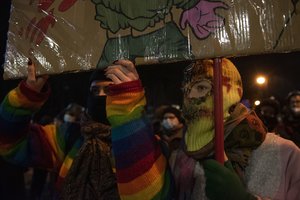 Lenkija kovoja prieš Stambulo konvenciją, moterų teisių gynėjai ir ES neslepia susirūpinimo