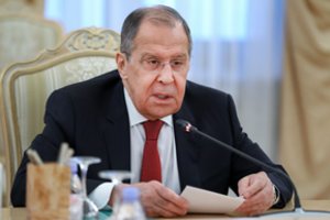 S. Lavrovas: Rusija ir Kinija nekurs karinio aljanso, nederins atsako į Vakarų sankcijas