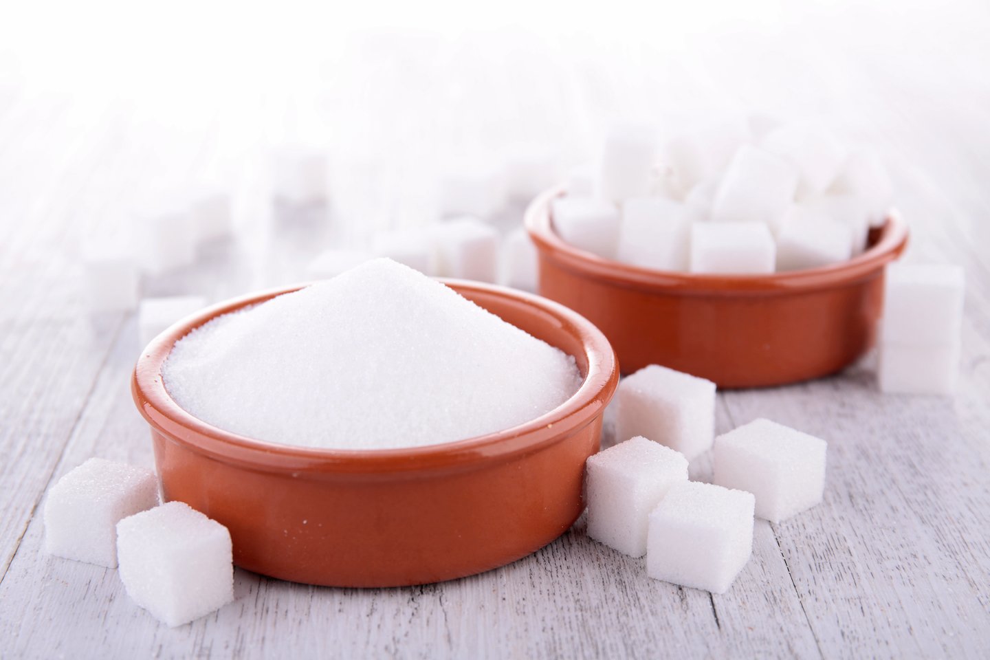 Dažnam kyla klausimas, ypač besilaikantiems dietos, ar dirbtiniai saldikliai yra sveikesni už cukrų.<br>123rf nuotr.