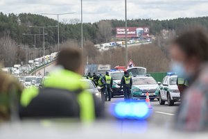„Praslysti“ greičiausiai nepavyks: policija keliaujančius savaitgalį tikrinti ruošiasi ir naktį