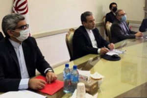 Iranas ir pasaulio galybės sako esantys pasiruošę priimti JAV atgal į branduolinį paktą