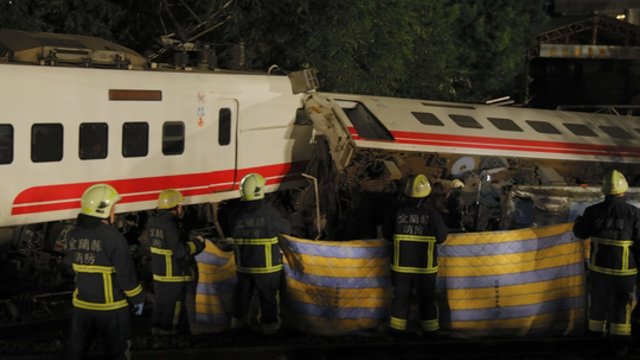 Taivano prokurorai siekia suimti traukinio katastrofą sukėlusio sunkvežimio savininką