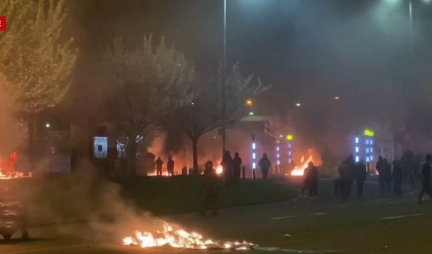 Naktiniai neramumai Šiaurės Airijoje: per riaušes buvo sužeisti 27 policininkai