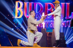 Už širdies griebianti akimirka: tiesioginės transliacijos metu „Didžiajame šou burbule“ įvyko sužadėtuvės