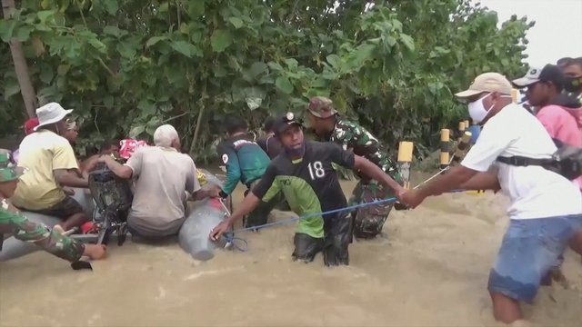 Indonezijoje per staigius potvynius žuvo apie 50 žmonių: aukų skaičius gali didėti
