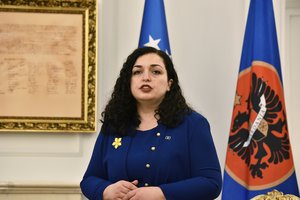 Kosovo prezidento postą antrąkart užėmė moteris